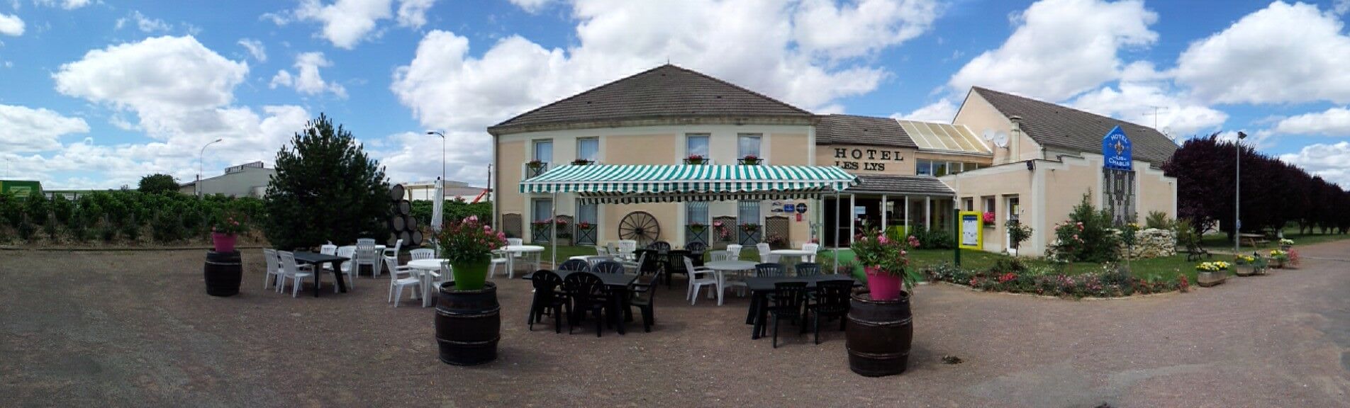 Aux Lys De Chablis Hotel Buitenkant foto
